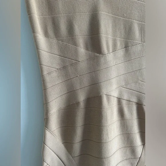 Bebe Off Shoulder Bandage Stretch Short Bodycon Mini Dress in Beige size… - Picture 3 of 8